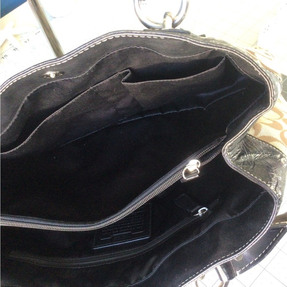 Coach Penelope Brown Black and Tan Signature Shoulder Magnetic Snap Shoulder Bag - Picture 9 of 11